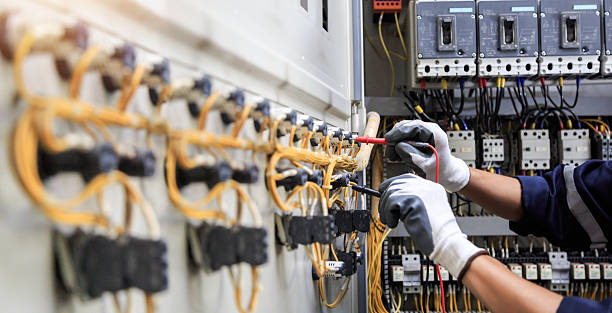 Professional Electrician technician working in Darnestown, MD